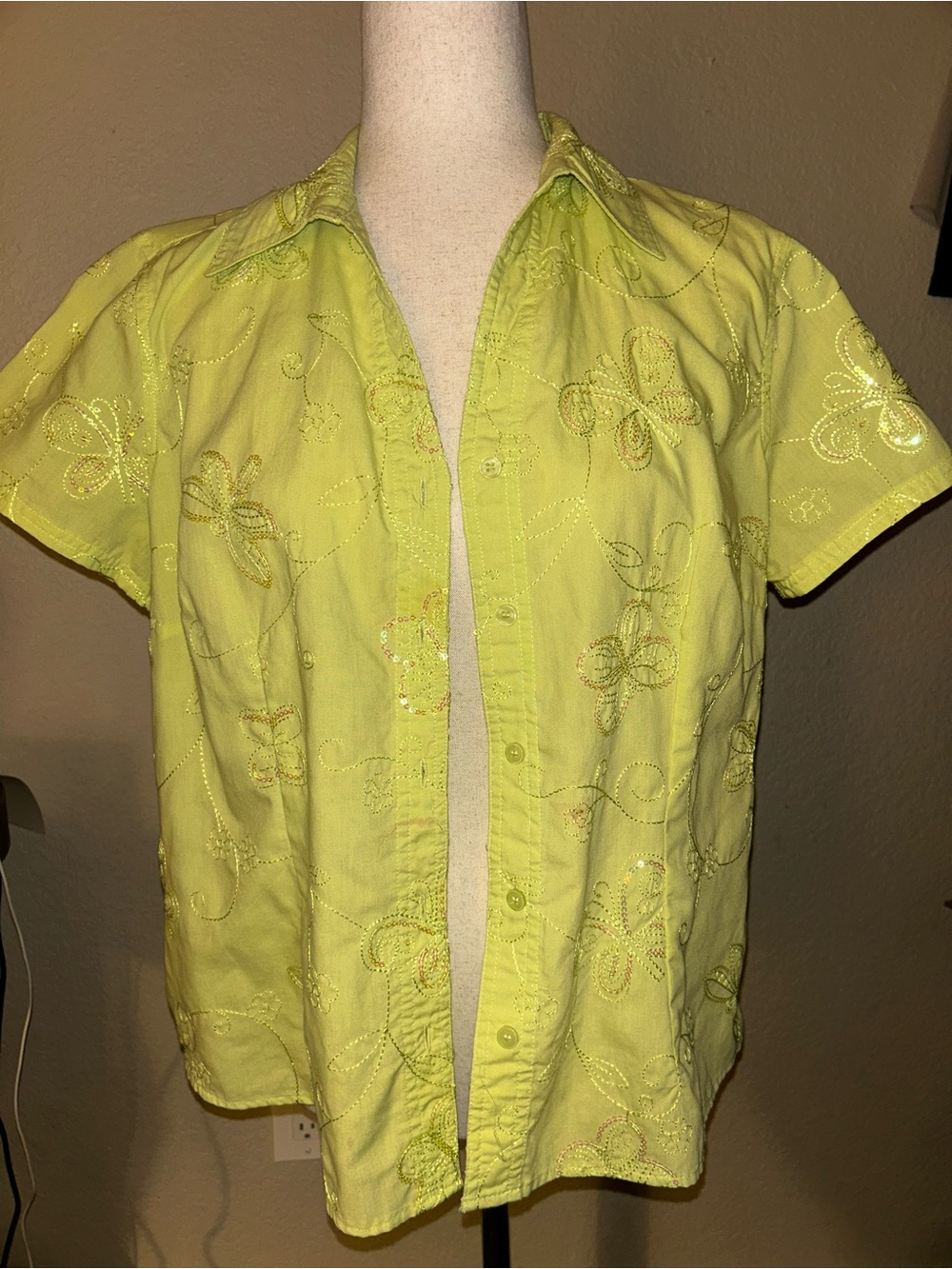 Kiwi Lime Greem Butterfly Embroidered Short Sleeve Sequin Button-Up Shirt